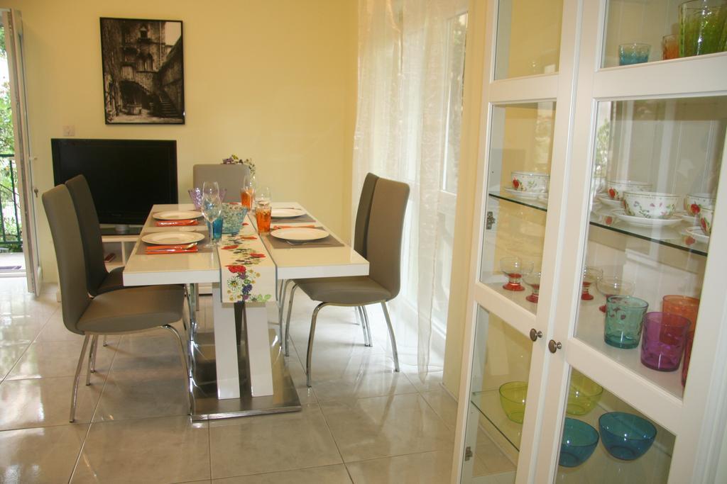 Sabina Apartments Omiš Quarto foto